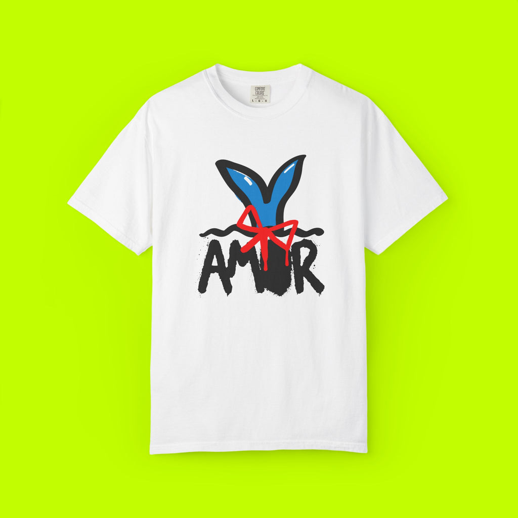 Modern Vintage Style, GraphicTee, Teddy Bear Amor T-shirt