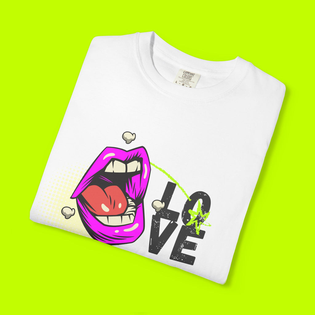 Pop Art, Vintage Style LOVE T-shirt