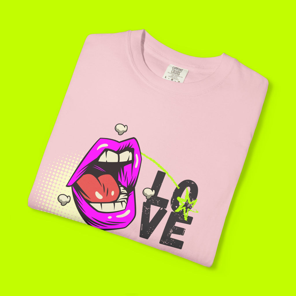 Pop Art, Vintage Style LOVE T-shirt